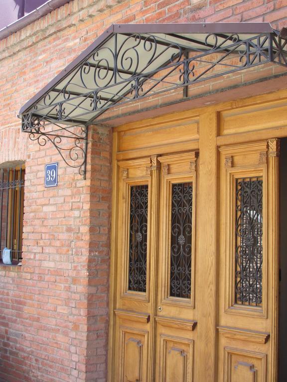 Apartment In The Heart Of Old ティビリシ エクステリア 写真